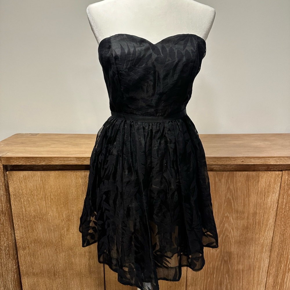 Stunning Guess dress with tags, size 8 runs small so rather a 6.